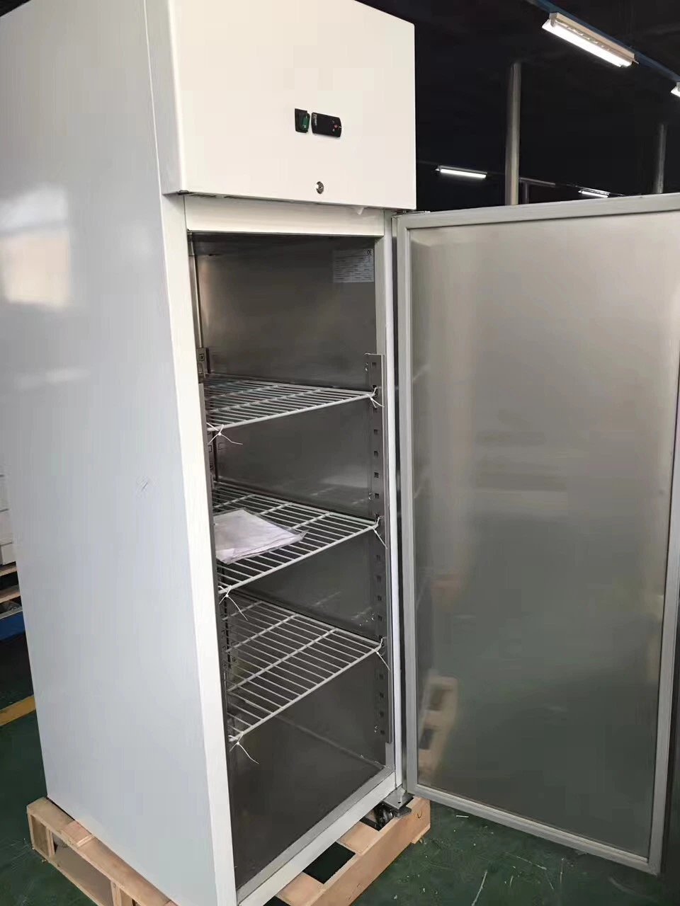 Auto-Defrost Stainless Steel Commercial Kitchen Chiller Upright Refrigerator